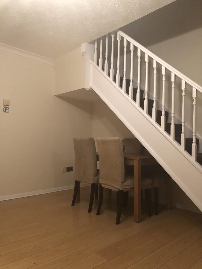 Waltham Abbey Private Property 外观 照片