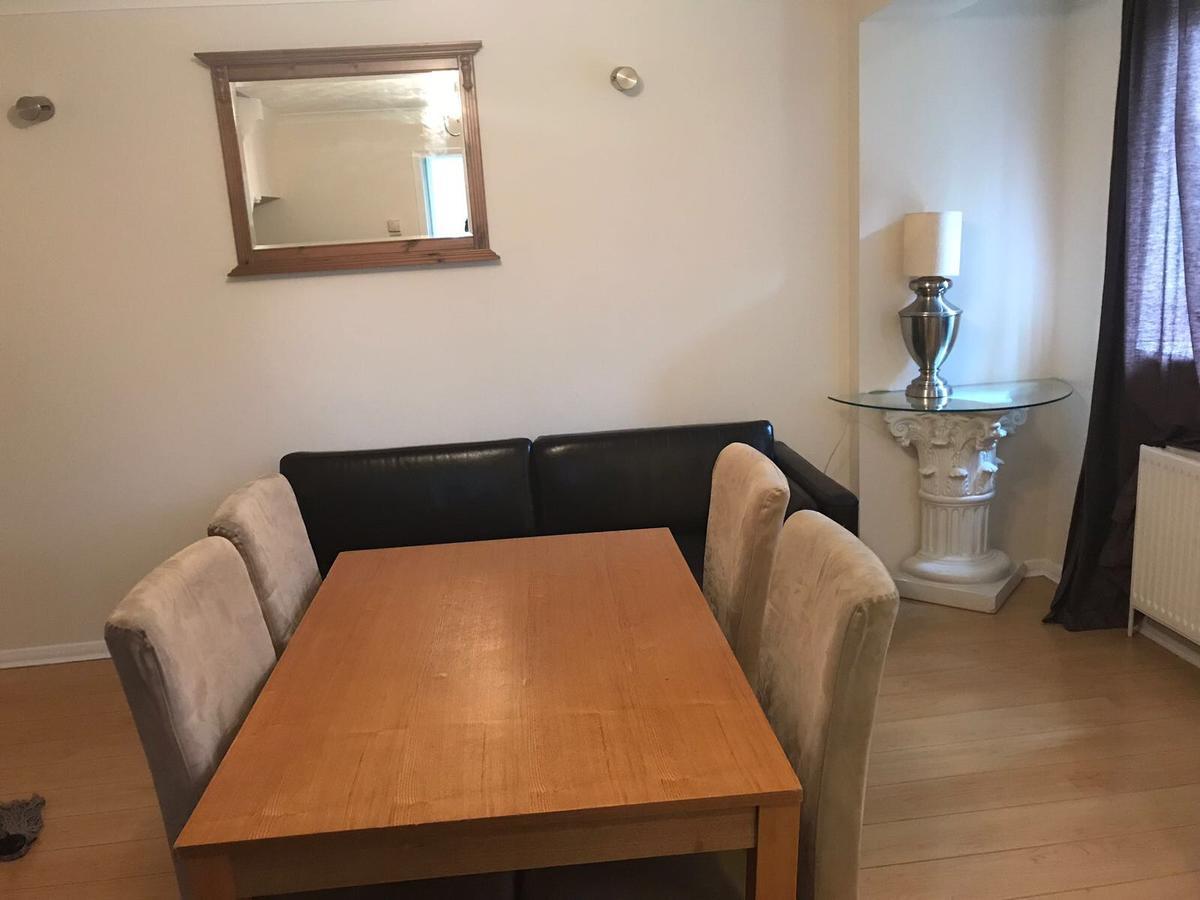 Waltham Abbey Private Property 外观 照片
